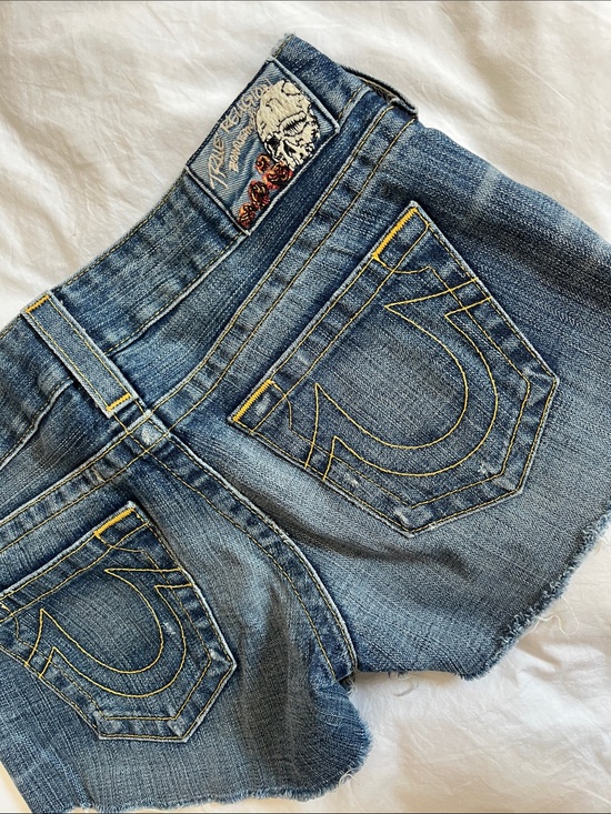 True Religion Pants - vintage Y2K low-rise True Religion Bobby Short Cut-Off Denim Shorts
